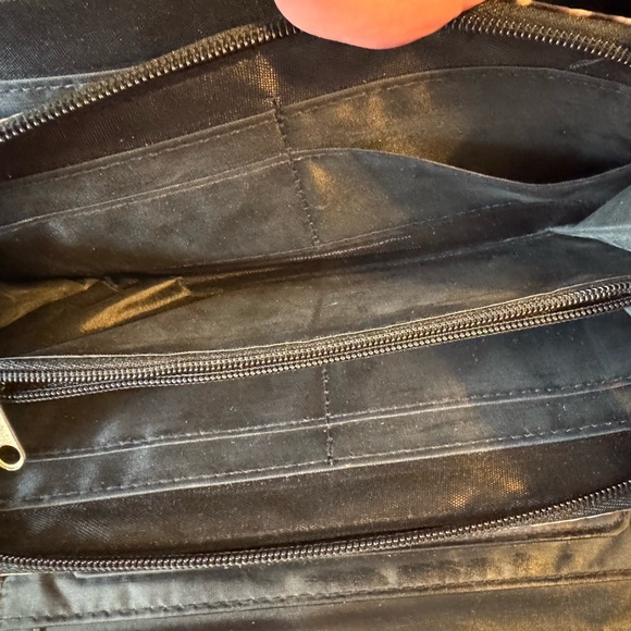 Nicole Miller Feather Print Clutch Wallet PRISTINE - Picture 5 of 6